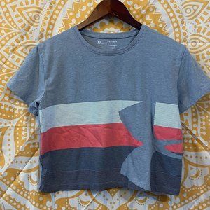 Cute Crop Top! Under Armour Size Lg Crop top tee